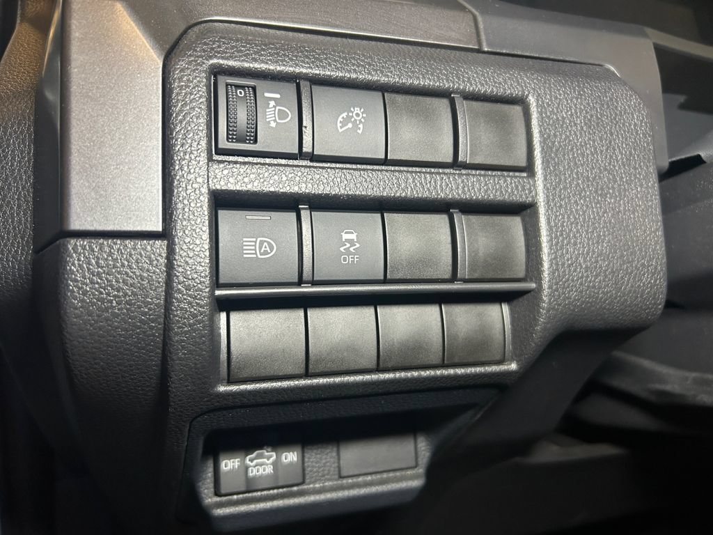 Certified 2025 Toyota Tacoma SR5 AWD/4WD image 21