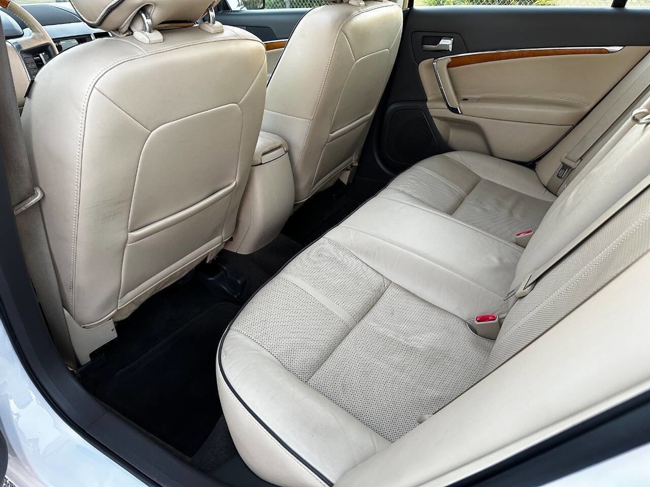 Used 2012 Lincoln MKZ FWD image 10