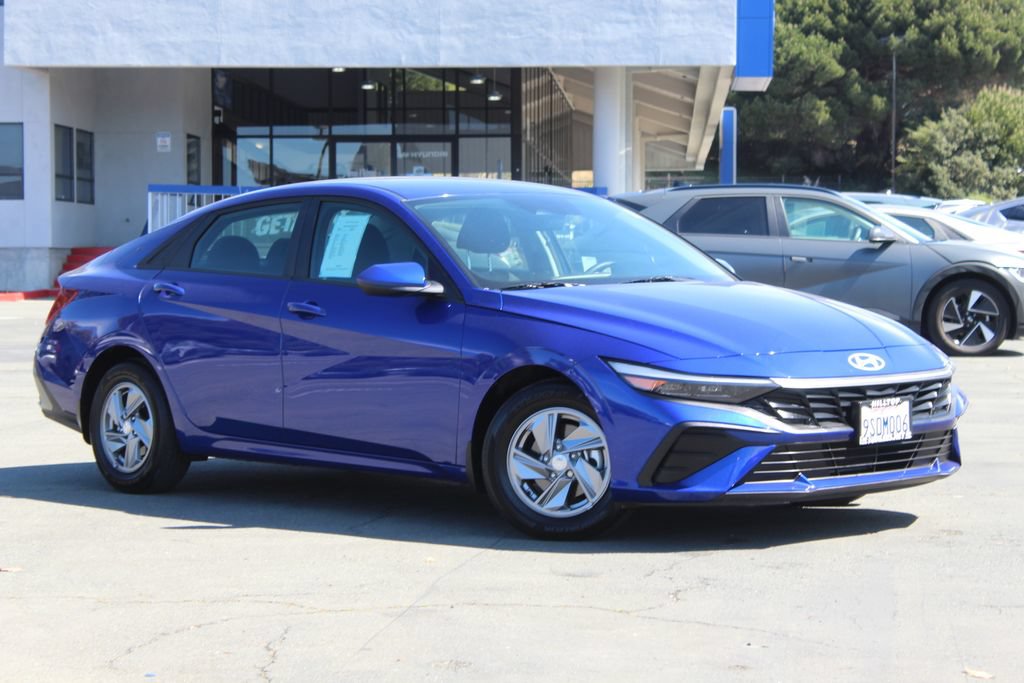 Used 2025 Hyundai Elantra SE