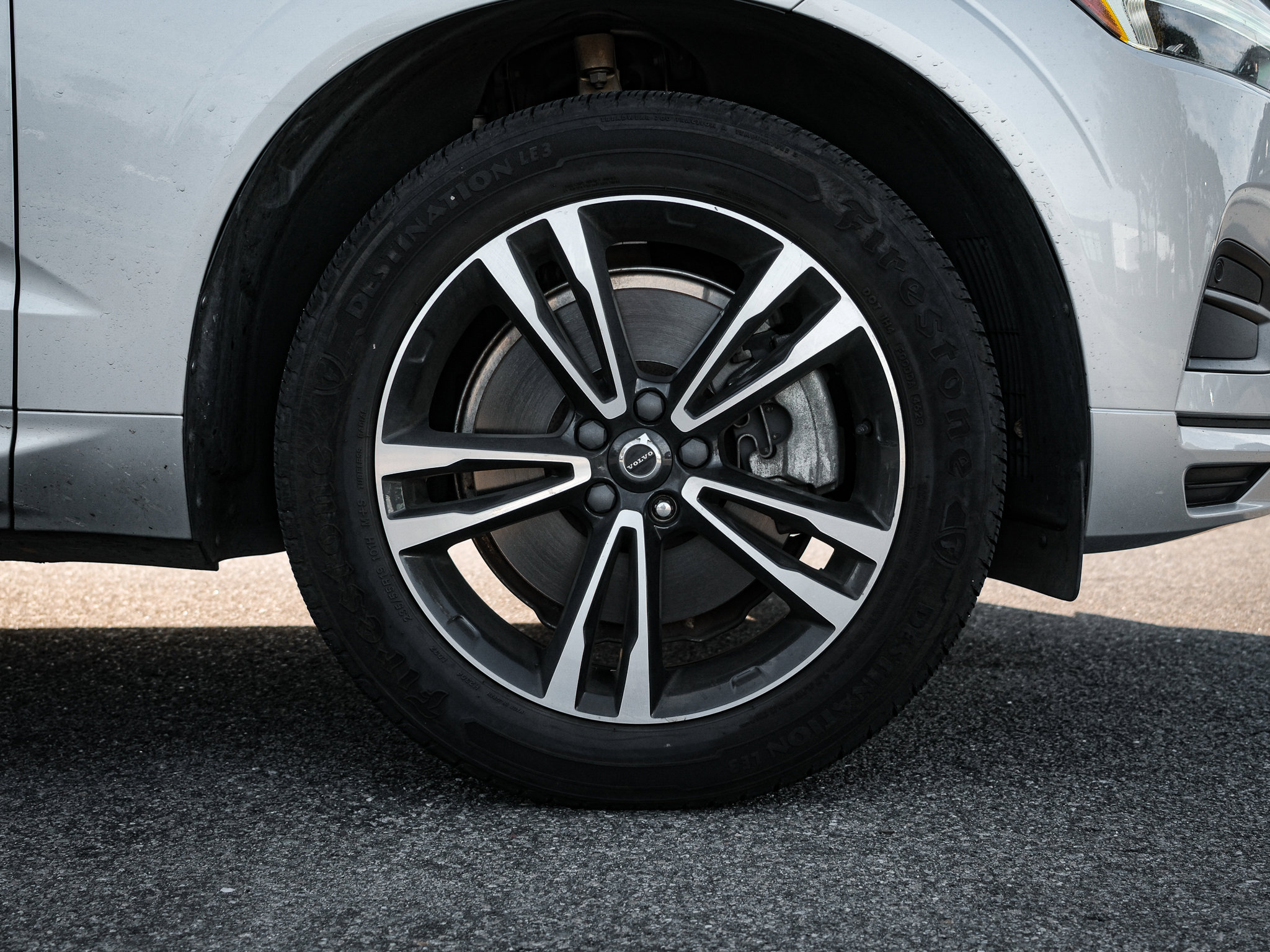 Used 2020 Volvo XC60 T6 Momentum image 13