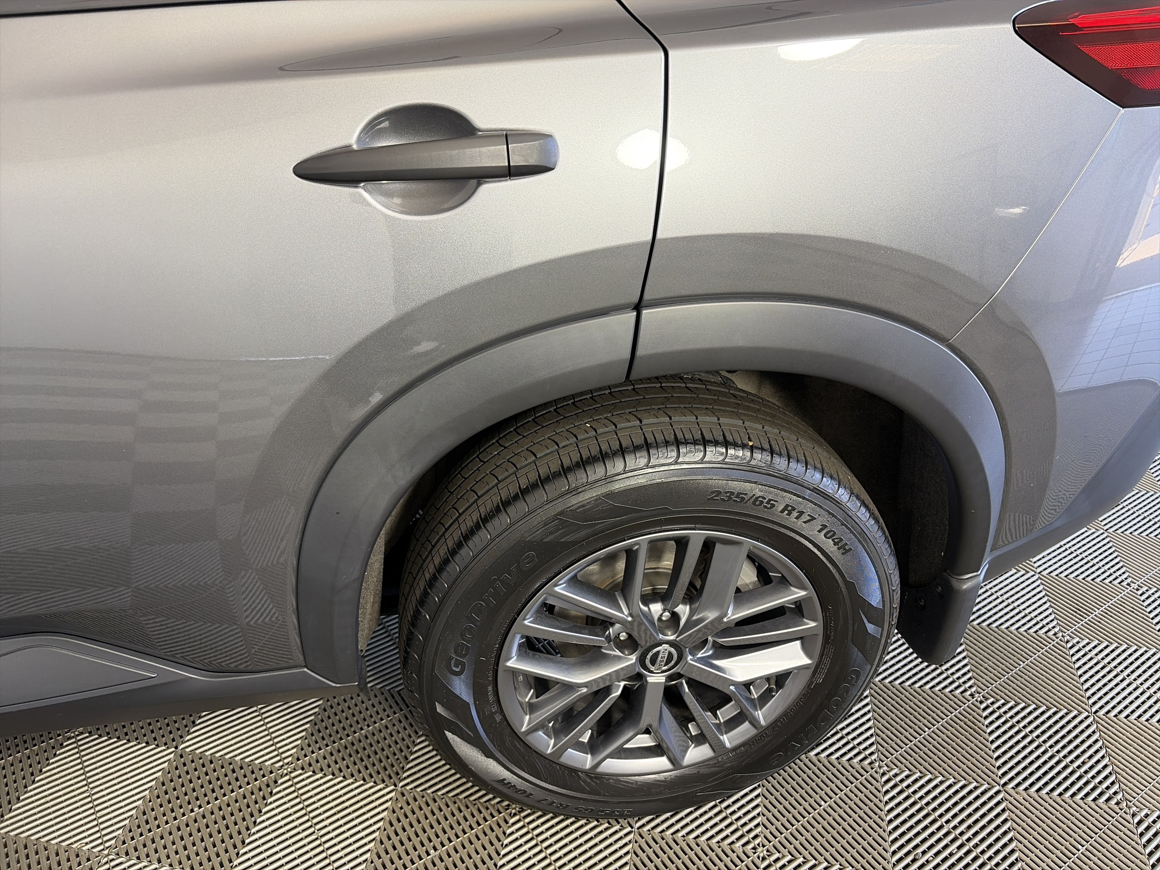 Used 2021 Nissan Rogue S AWD/4WD image 14
