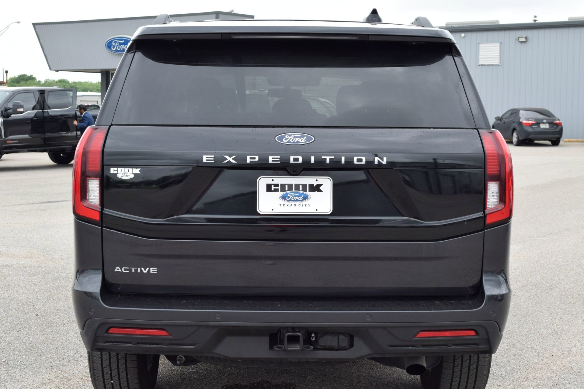 Certified 2025 Ford Expedition Active image 5