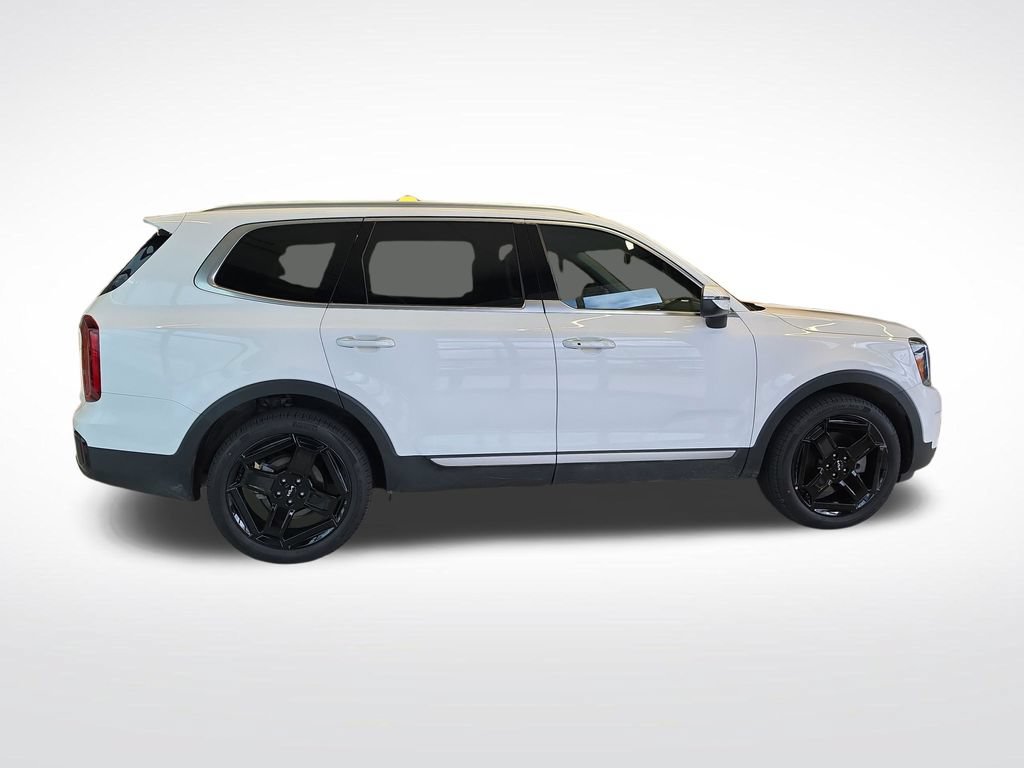 Certified 2024 Kia Telluride S FWD image 16