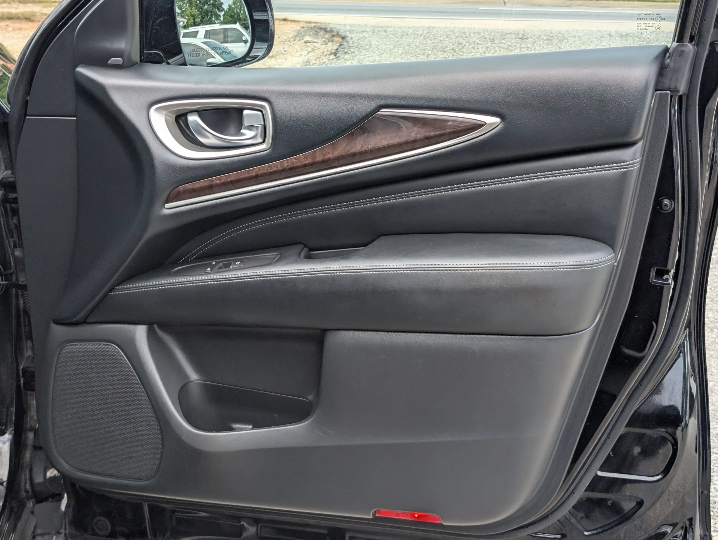 Used 2017 INFINITI QX60 FWD w/ Deluxe Technology Package image 43
