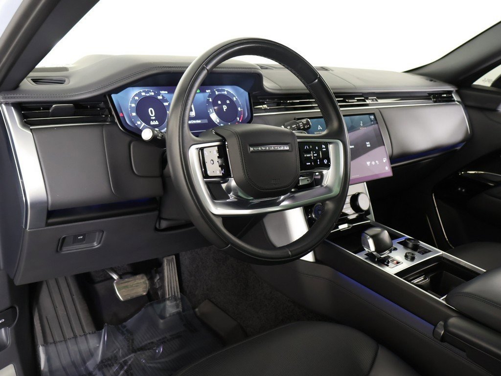 Used 2023 Land Rover Range Rover SV image 32