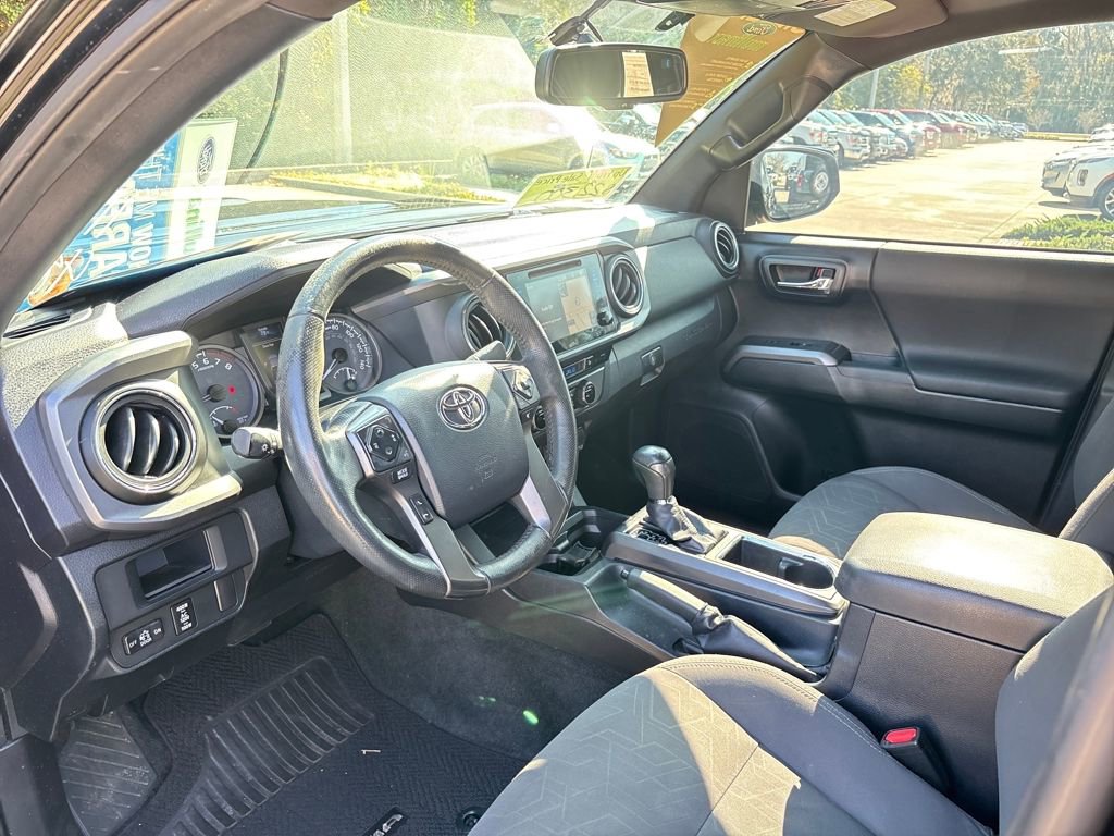 Used 2016 Toyota Tacoma TRD Sport image 5