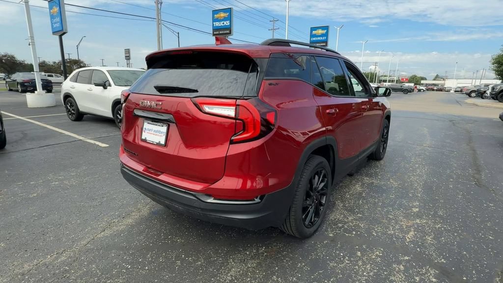 Used 2023 GMC Terrain SLT w/ Elevation Edition FWD image 8