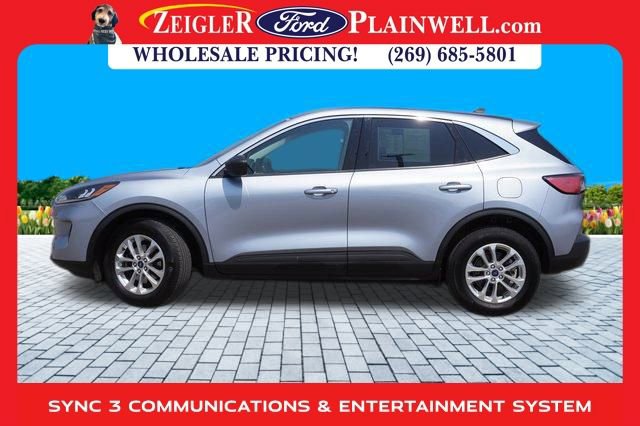 Used 2022 Ford Escape SE image 2