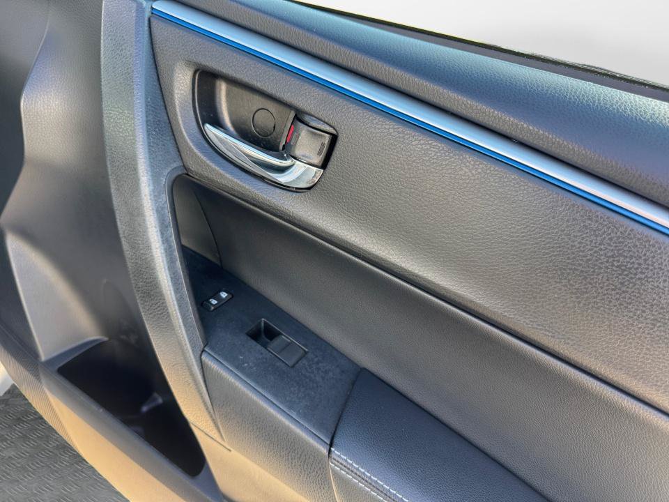 Used 2016 Toyota Corolla S FWD image 35