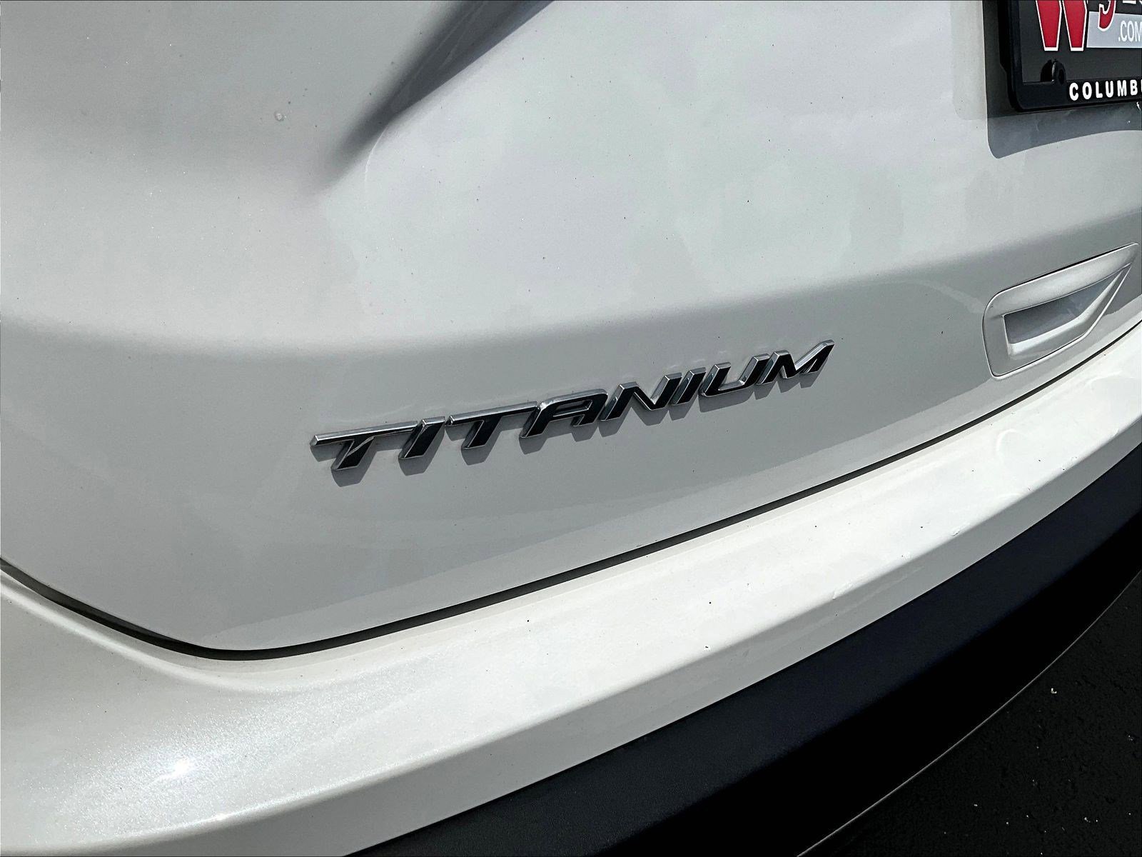 Used 2021 Ford Edge Titanium AWD/4WD image 24