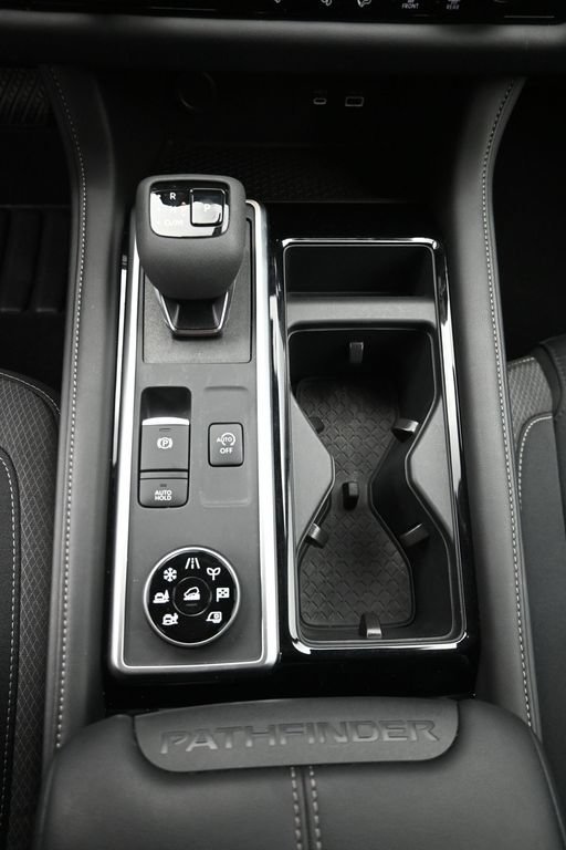 Used 2025 Nissan Pathfinder SV AWD/4WD image 20