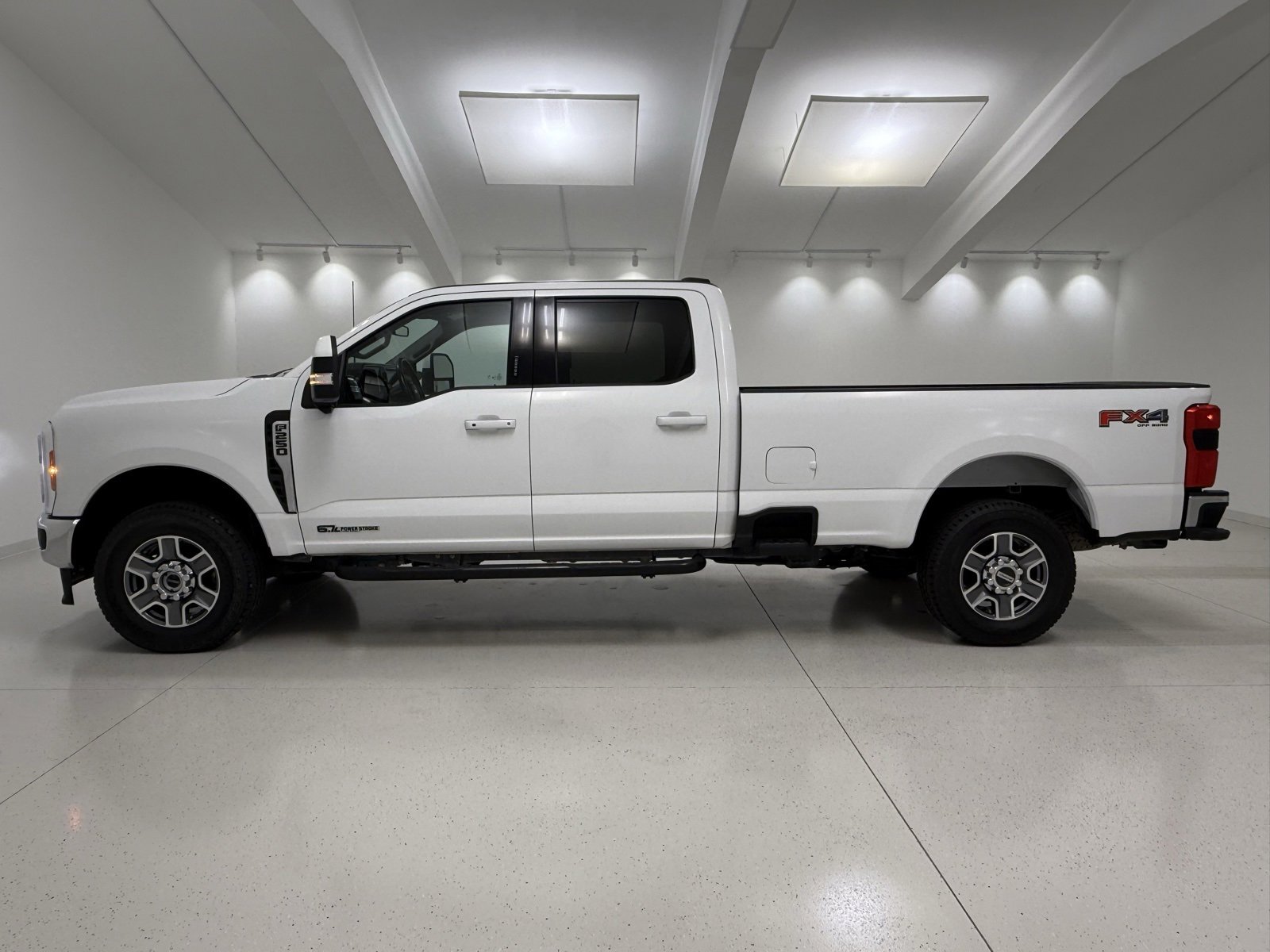 Used 2023 Ford F250 Lariat w/ FX4 Off-Road Package image 5