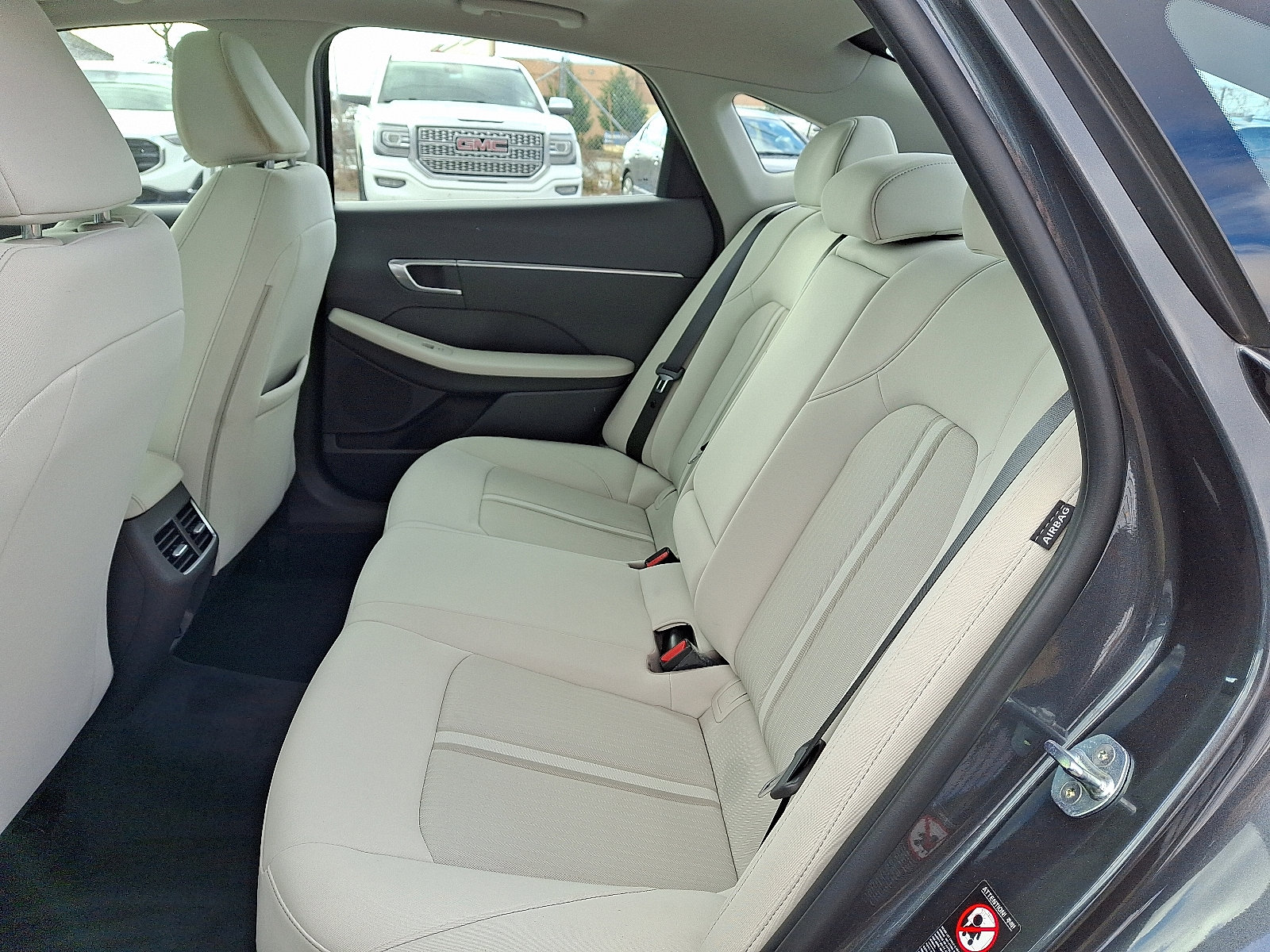 Certified 2022 Hyundai Sonata SEL w/ Convenience Package image 9