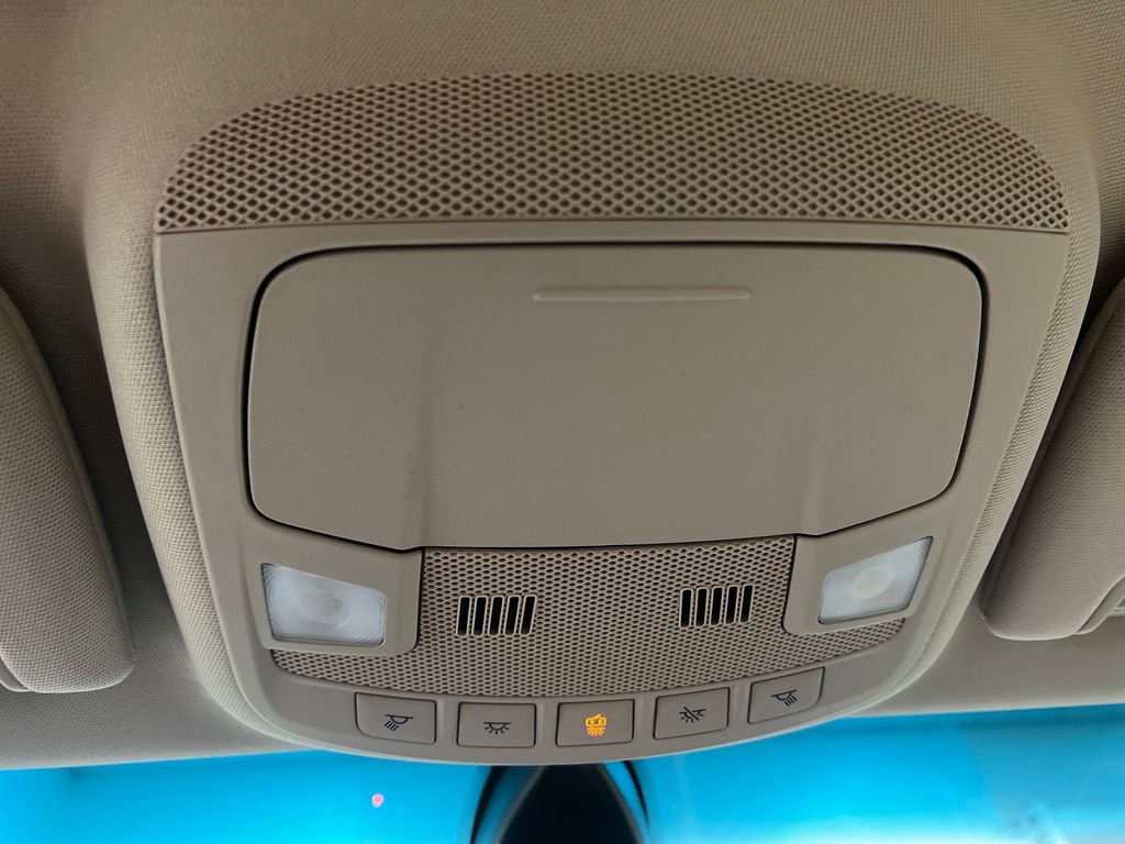 Used 2020 Lincoln MKZ w/ Convenience Package FWD image 23