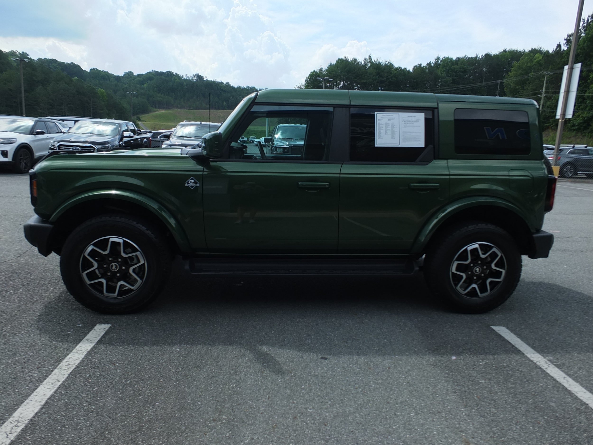 Used 2025 Ford Bronco Outer Banks AWD/4WD image 6