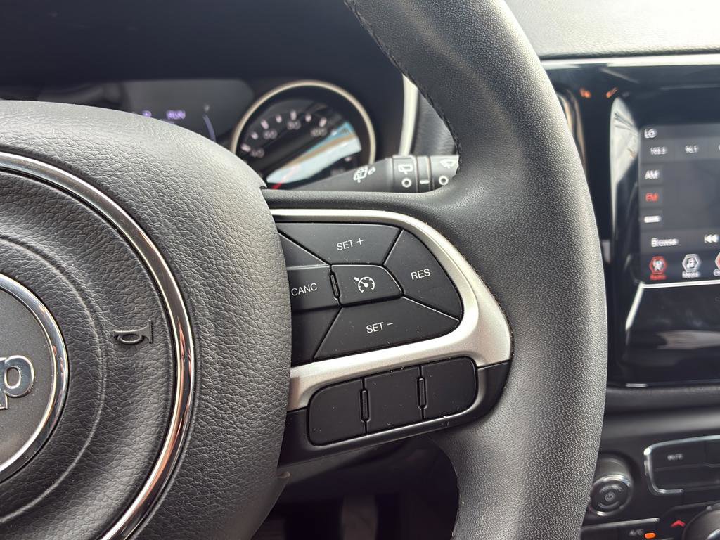 Used 2021 Jeep Compass Latitude image 33