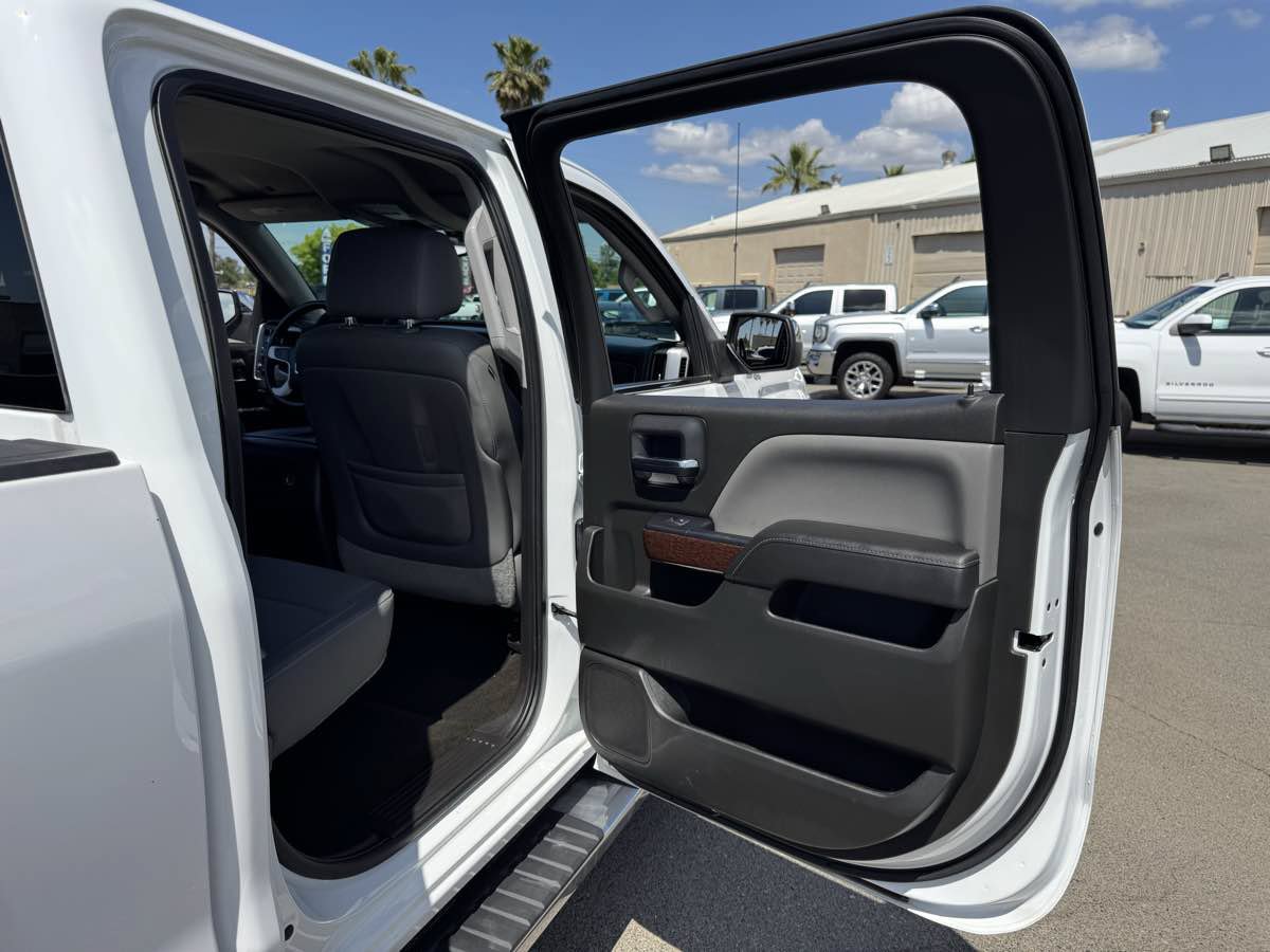 Used 2015 GMC Sierra 1500 SLT w/ SLT Crew Cab Value Package AWD/4WD image 18