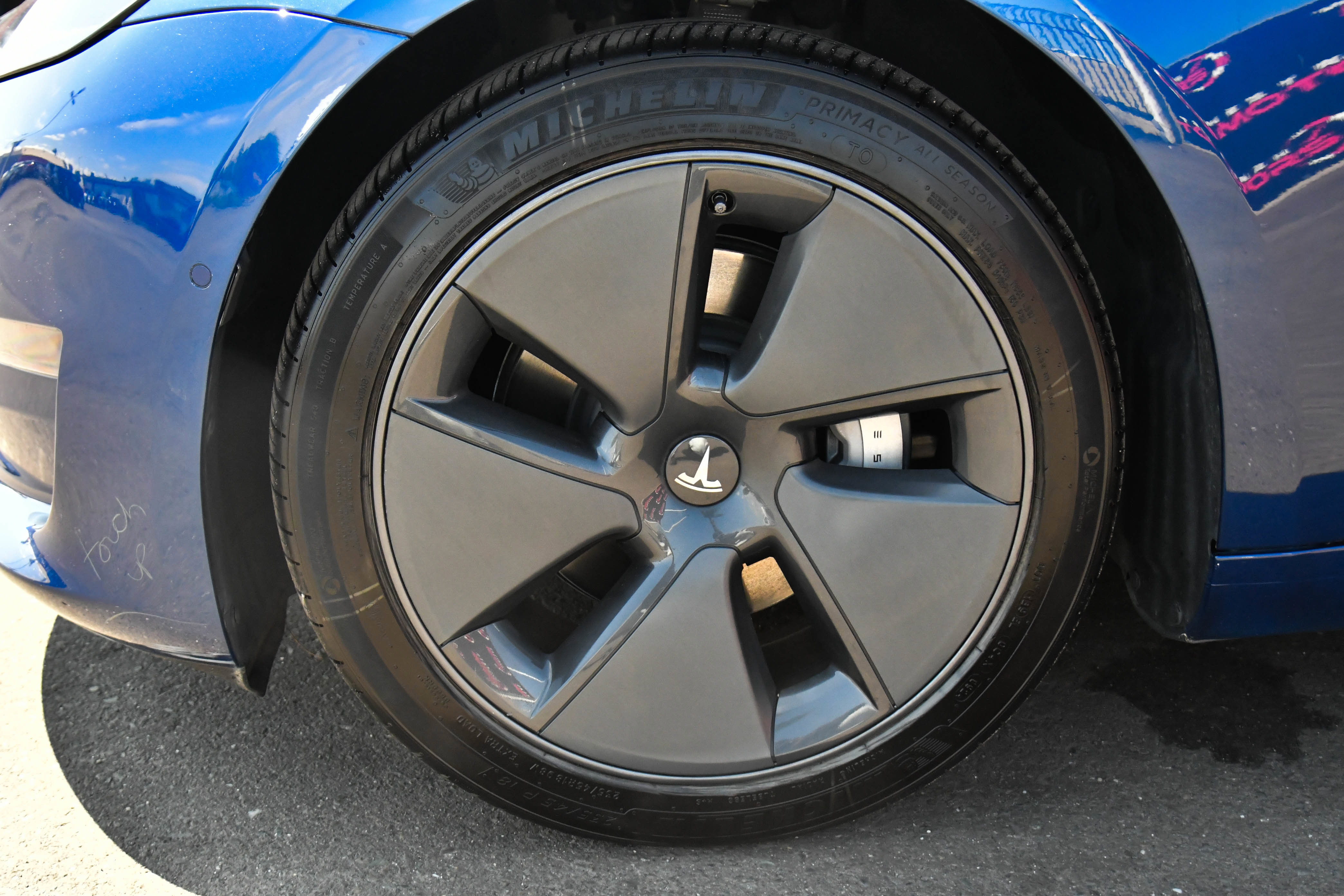 Used 2022 Tesla Model 3 Standard Range image 12