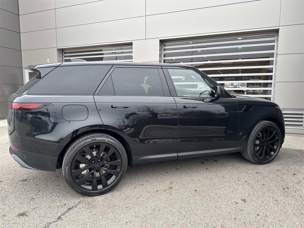 New 2026 Land Rover Range Rover Sport SE image 8