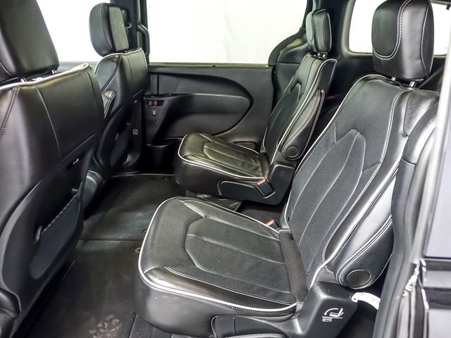 Used 2025 Chrysler Pacifica Limited FWD image 15