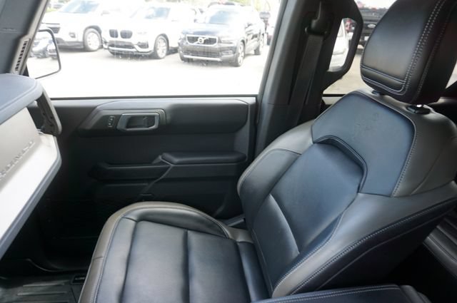 Used 2025 Ford Bronco Outer Banks w/ Sasquatch Package AWD/4WD image 42