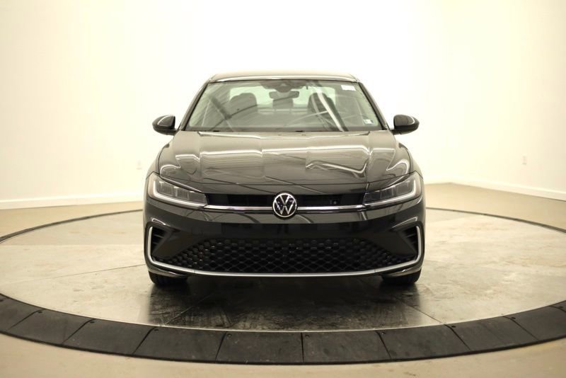 New 2026 Volkswagen Jetta SE image 8