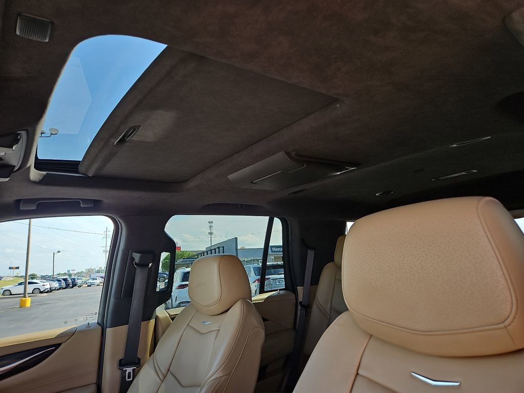 Used 2020 Cadillac Escalade Platinum AWD/4WD image 22