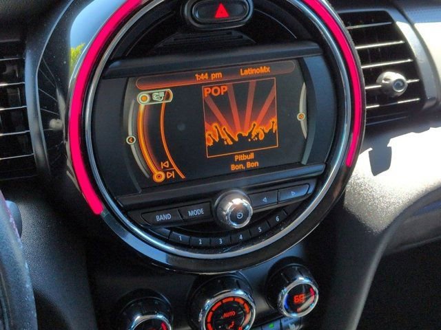 Used 2018 MINI Cooper 2-Door Hardtop FWD image 11