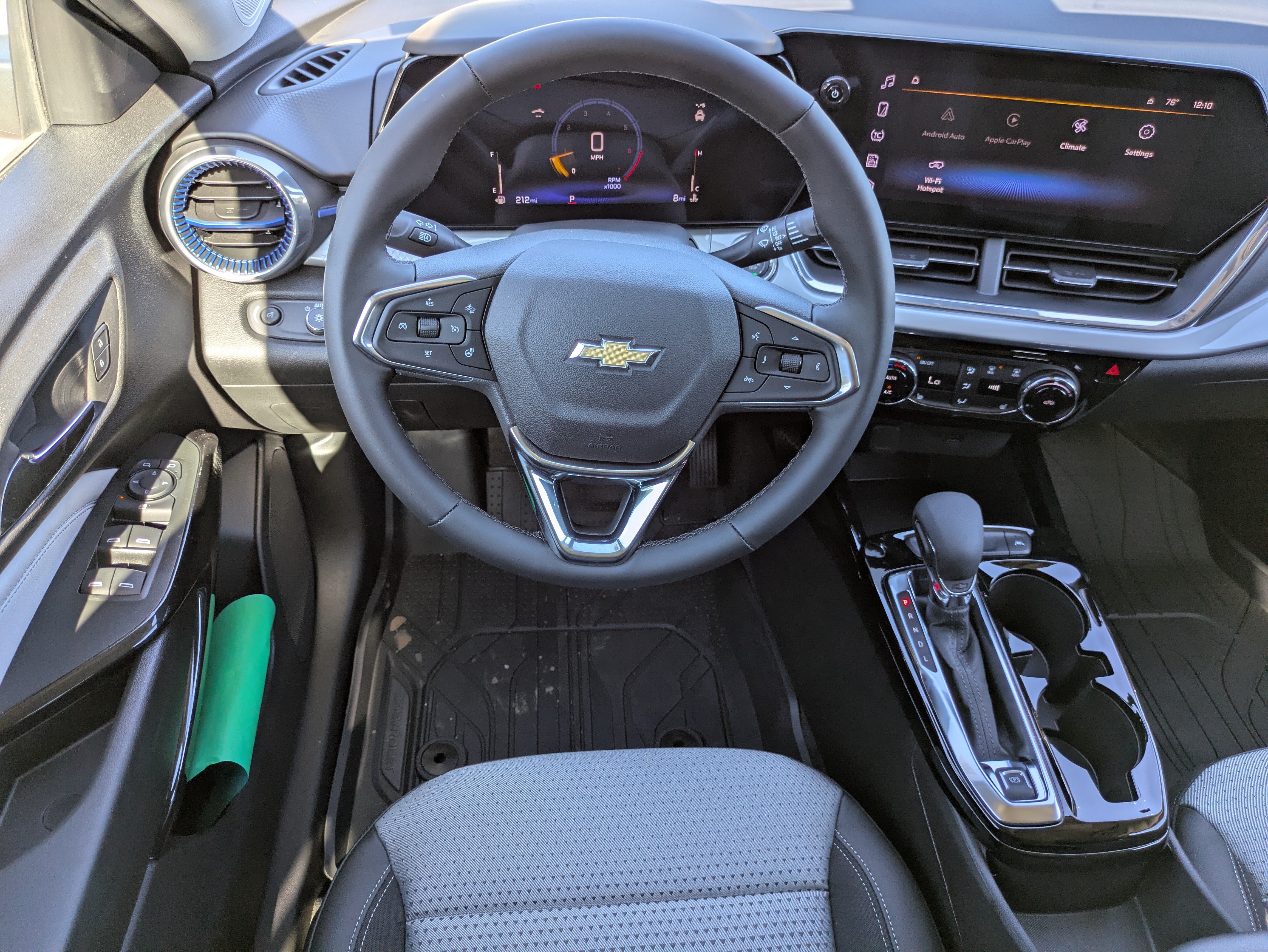 New 2026 Chevrolet Trax LT w/ Driver Confidence Package FWD image 4