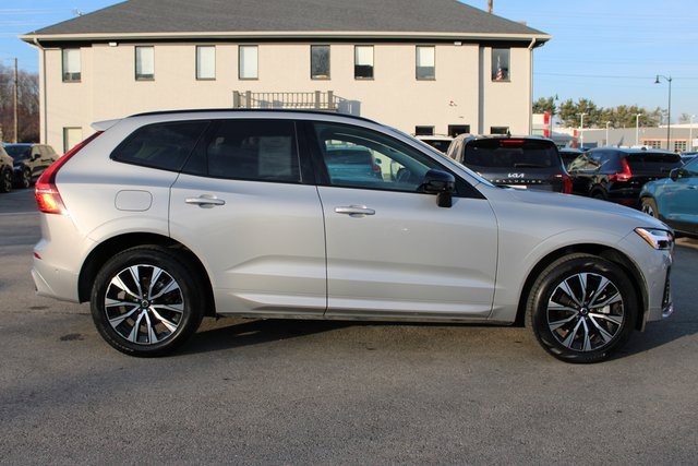 Used 2025 Volvo XC60 B5 Plus image 6