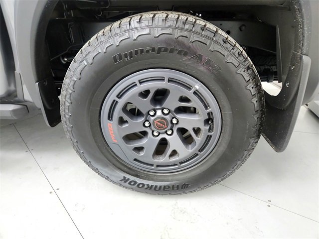 Used 2025 Nissan Frontier PRO-4X image 41