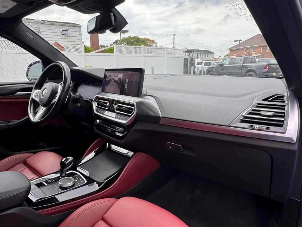 Used 2024 BMW X4 xDrive30i w/ Premium Package AWD/4WD image 16