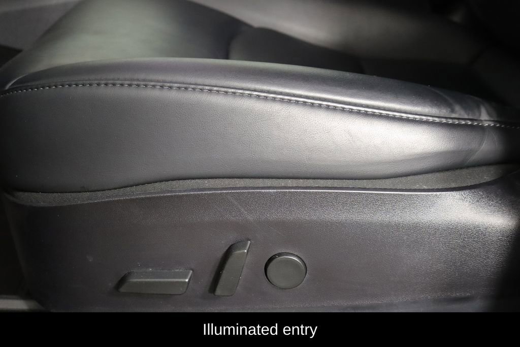 Used 2020 Tesla Model Y Long Range image 16