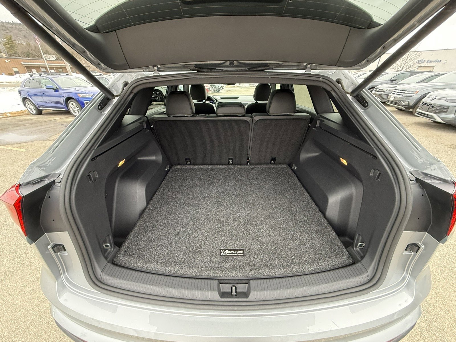 Used 2021 Volkswagen Atlas Cross Sport SEL image 22