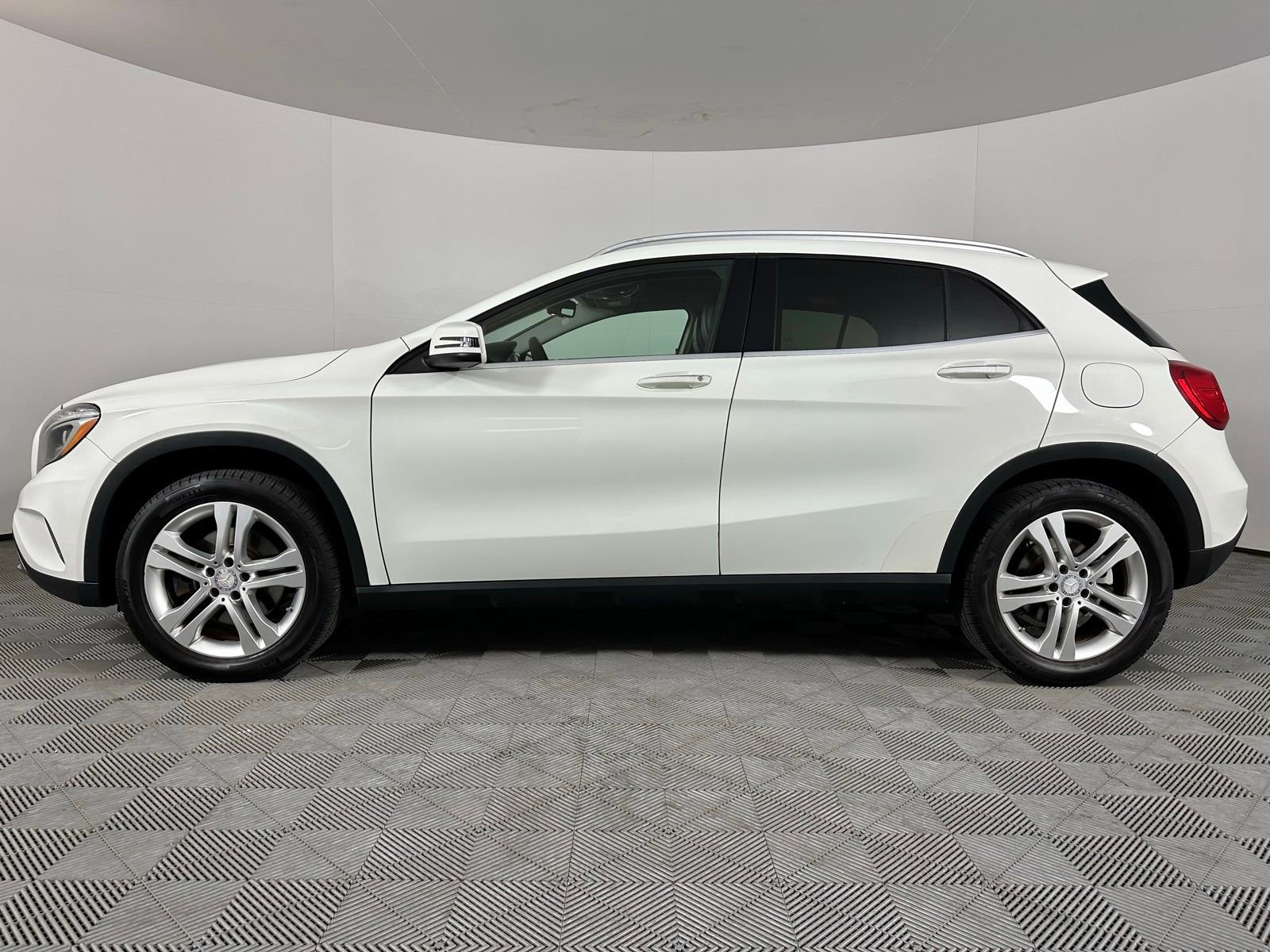 Used 2015 Mercedes-Benz GLA 250 4MATIC image 17