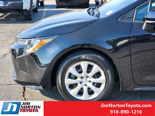 Used 2025 Toyota Corolla LE FWD image 8