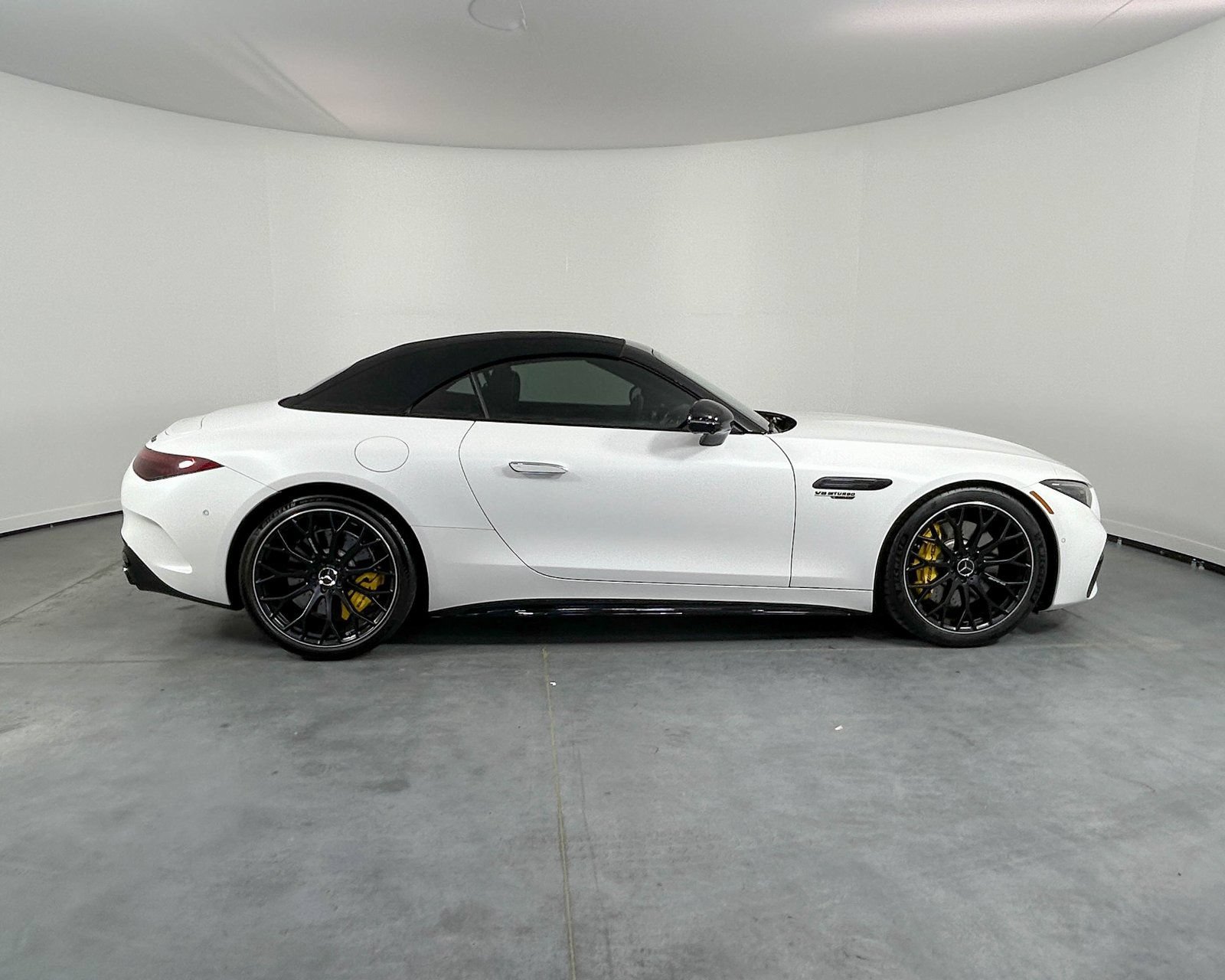 Used 2022 Mercedes-Benz SL 63 AMG 4MATIC image 4