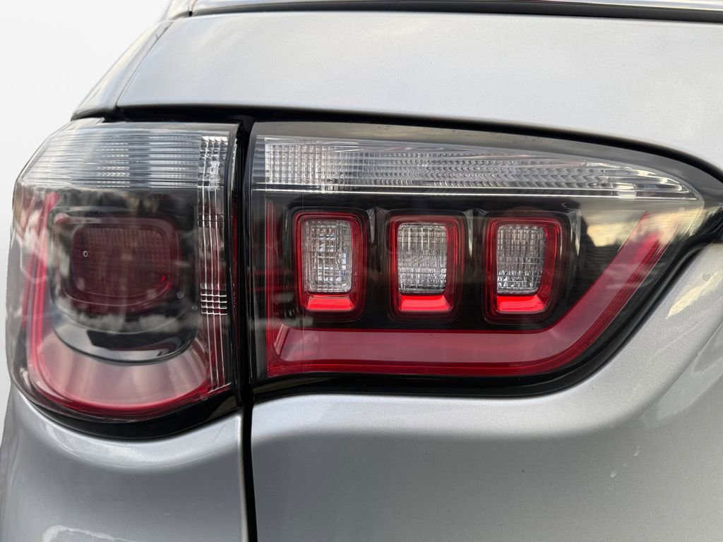 Used 2024 Jeep Compass Limited image 21