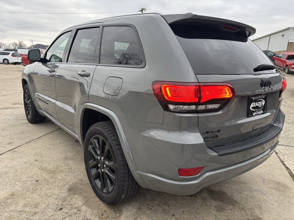 Used 2022 Jeep Grand Cherokee Laredo X image 5