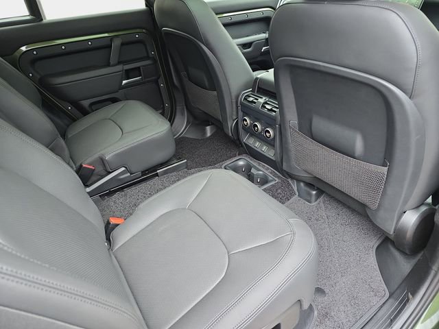 New 2026 Land Rover Defender 130 X-Dynamic SE image 11