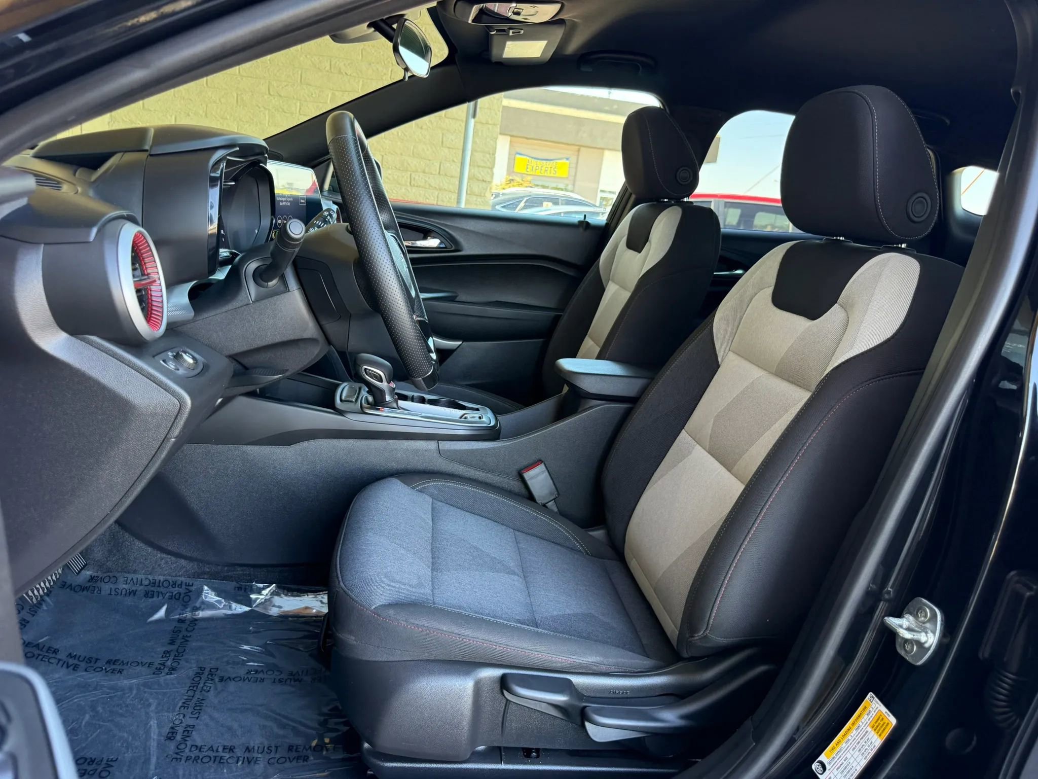 Used 2024 Chevrolet Trax RS FWD image 17