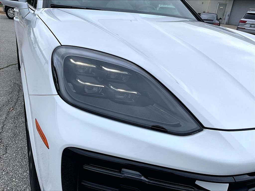 Certified 2024 Porsche Cayenne S AWD/4WD image 12