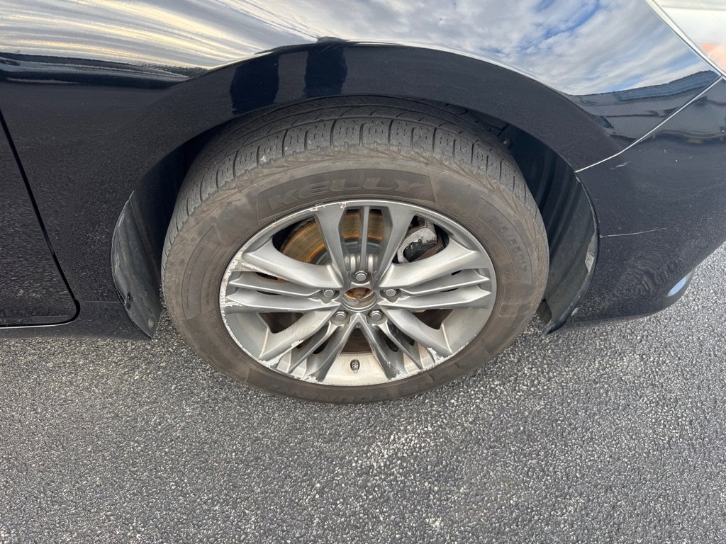 Used 2015 Toyota Camry LE image 14