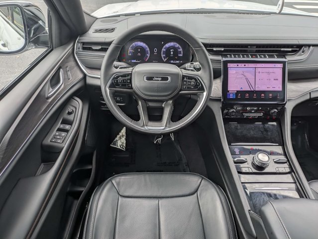 Certified 2025 Jeep Grand Cherokee L Overland AWD/4WD image 18