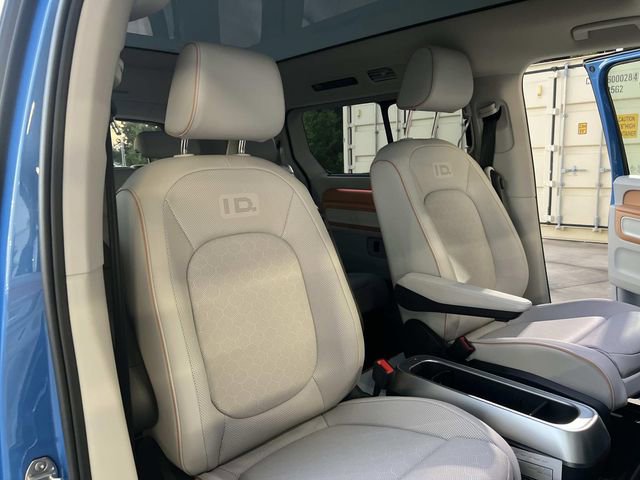 New 2025 Volkswagen ID. Buzz Pro S Plus RWD image 23