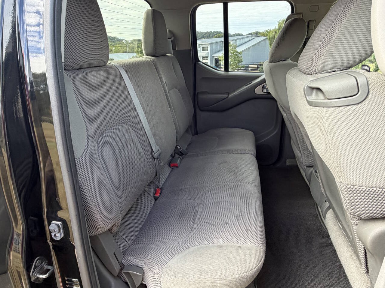 Used 2012 Nissan Frontier SV AWD/4WD image 28