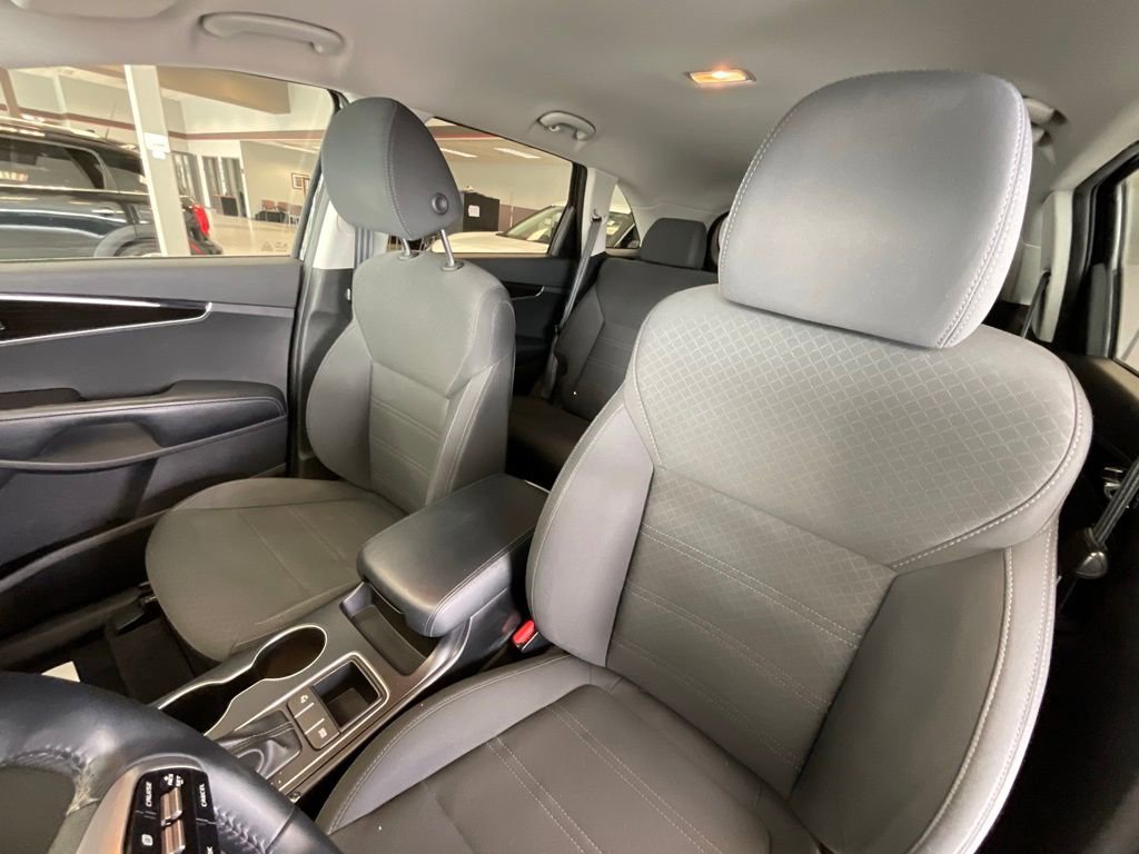 Used 2020 Kia Sorento S image 10