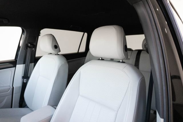 Used 2022 Volkswagen Tiguan SE R-Line image 19