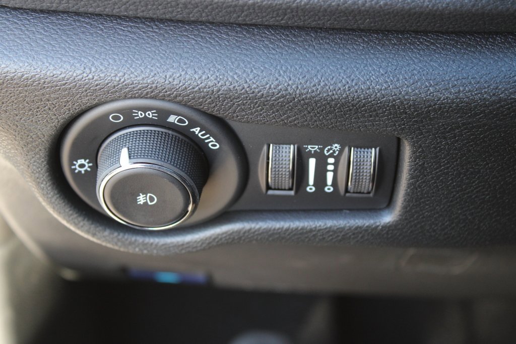 New 2026 Chrysler Pacifica Select image 11