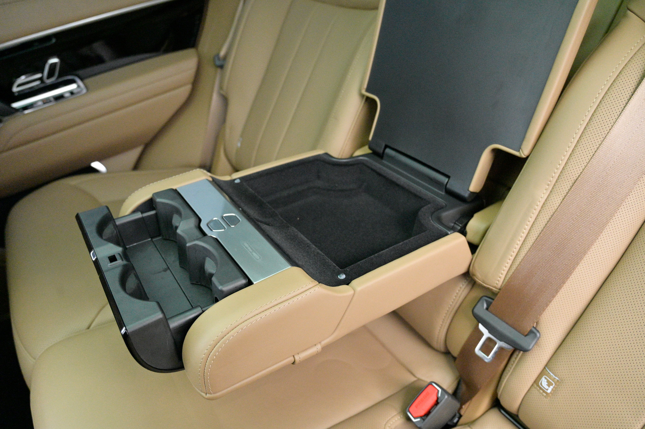 Used 2023 Land Rover Range Rover SE image 45